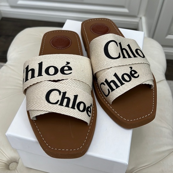 NEW IN A BOX AUTHENTIC CHLOE WOODY FLAT LOGO SANDALS SIZE 8 - Picture 1 of 6